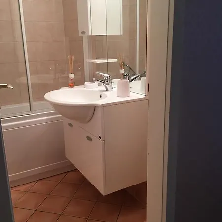 24 Etrier Pool & Apartment