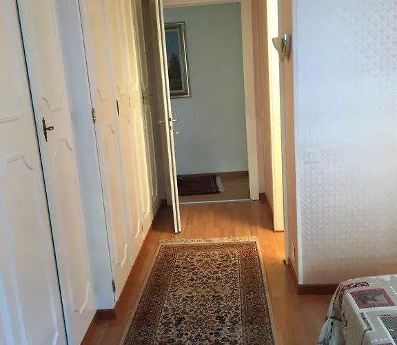 24 Etrier Pool & * 克莱恩 蒙塔纳