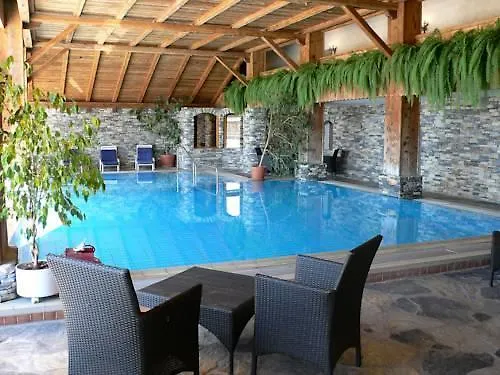 24 Etrier Pool & 公寓 克莱恩 蒙塔纳