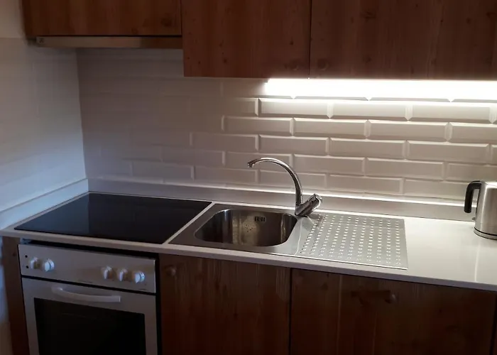 24 Etrier Pool & Lägenhet